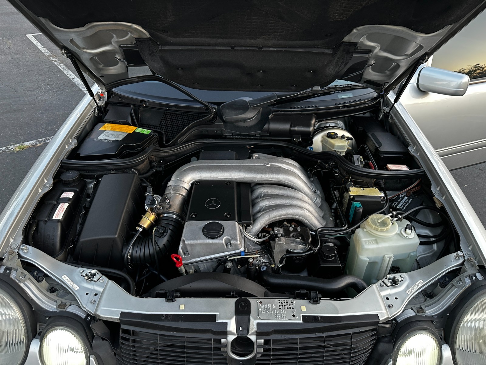 Mercedes-Benz-E-Class-1996-Sedan-27