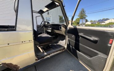 Mercedes-Benz-G-Class-1979-19