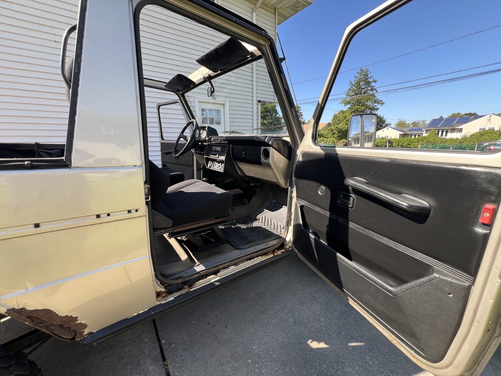 Mercedes-Benz-G-Class-1979-19