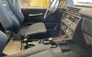 Mercedes-Benz-G-Class-1979-21