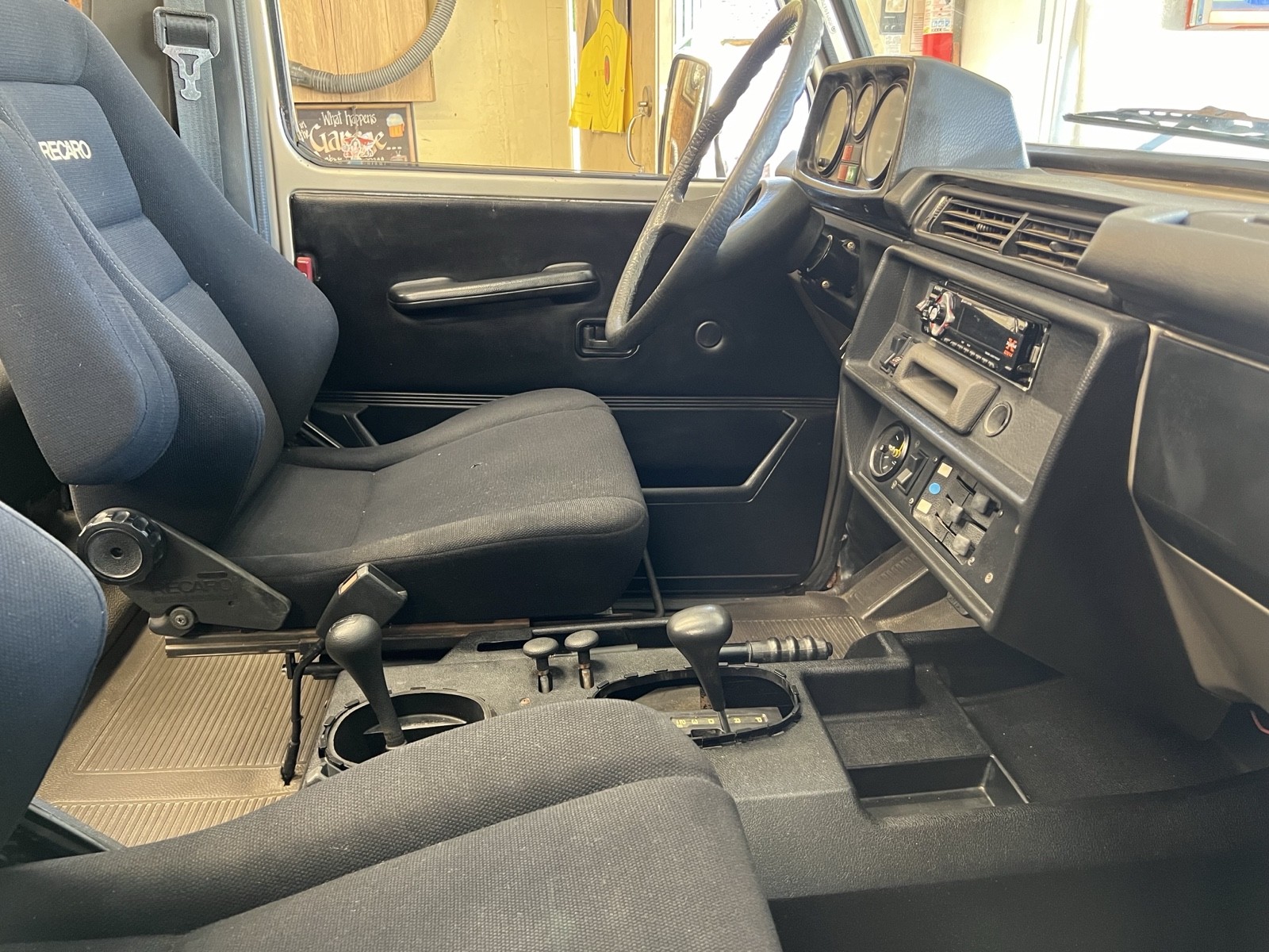 Mercedes-Benz-G-Class-1979-21