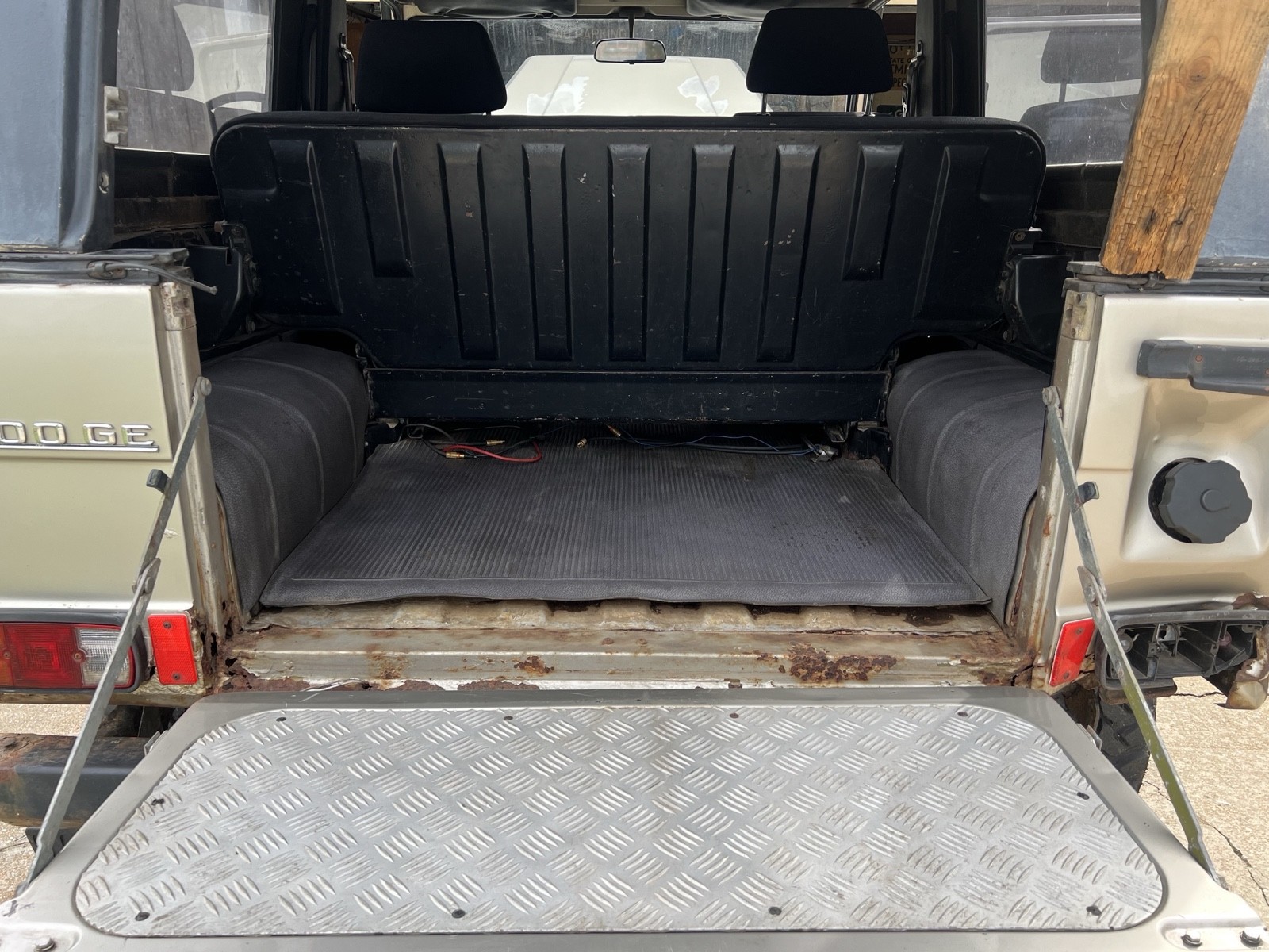 Mercedes-Benz-G-Class-1979-27