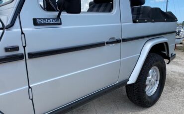 Mercedes-Benz-G-Class-1988-18