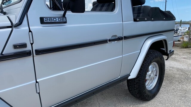 Mercedes-Benz-G-Class-1988-18