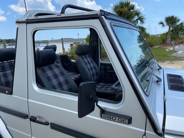 Mercedes-Benz-G-Class-1988-34