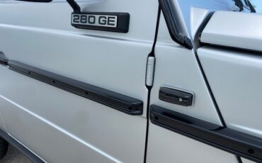 Mercedes-Benz-G-Class-1988-35