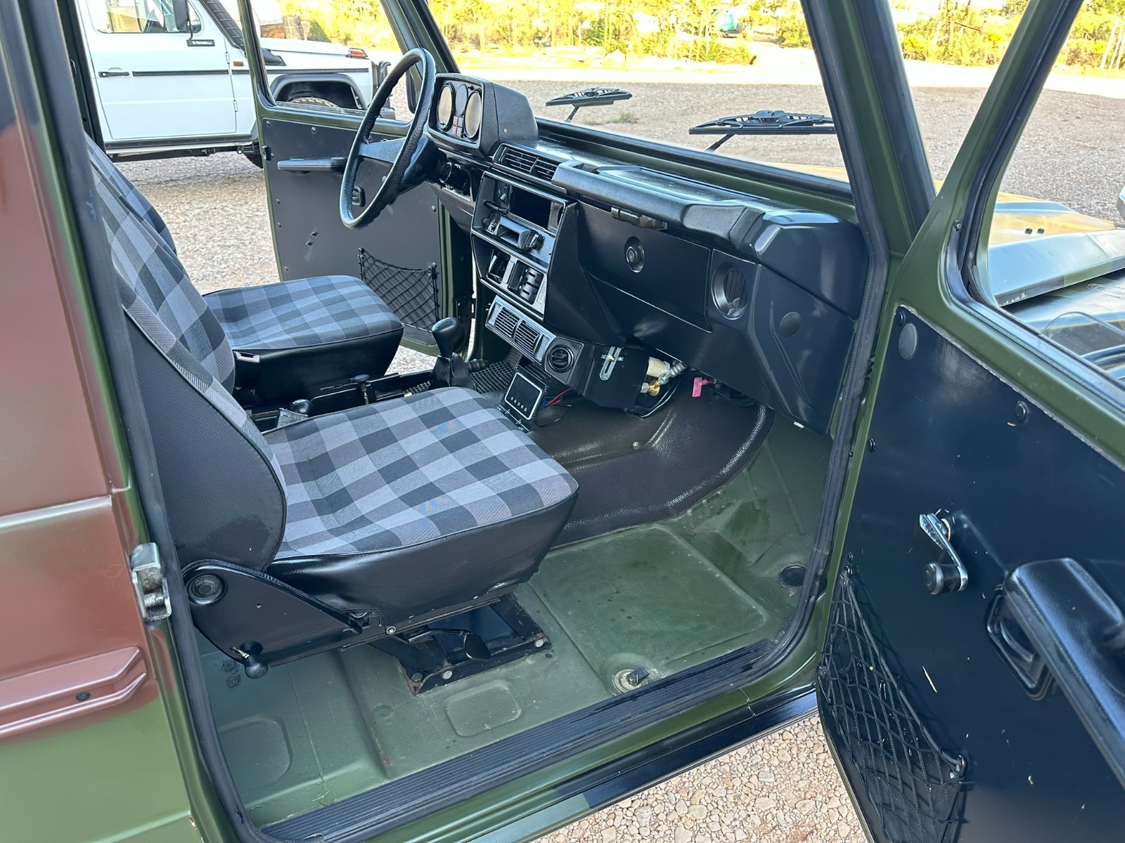 Mercedes-Benz-G-Class-1996-Wagon-15