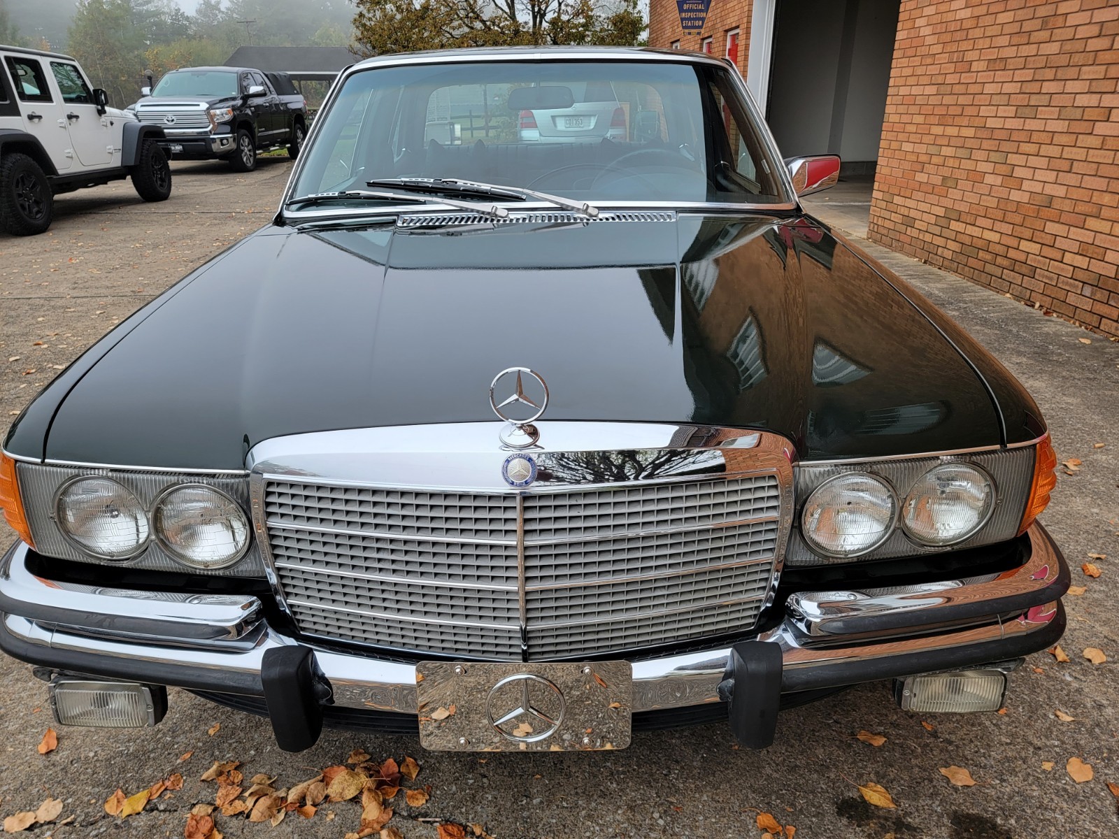 Mercedes-Benz-Other-1973-Sedan-1