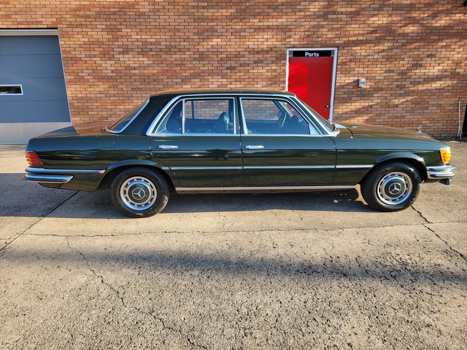Mercedes-Benz-Other-1973-Sedan-14