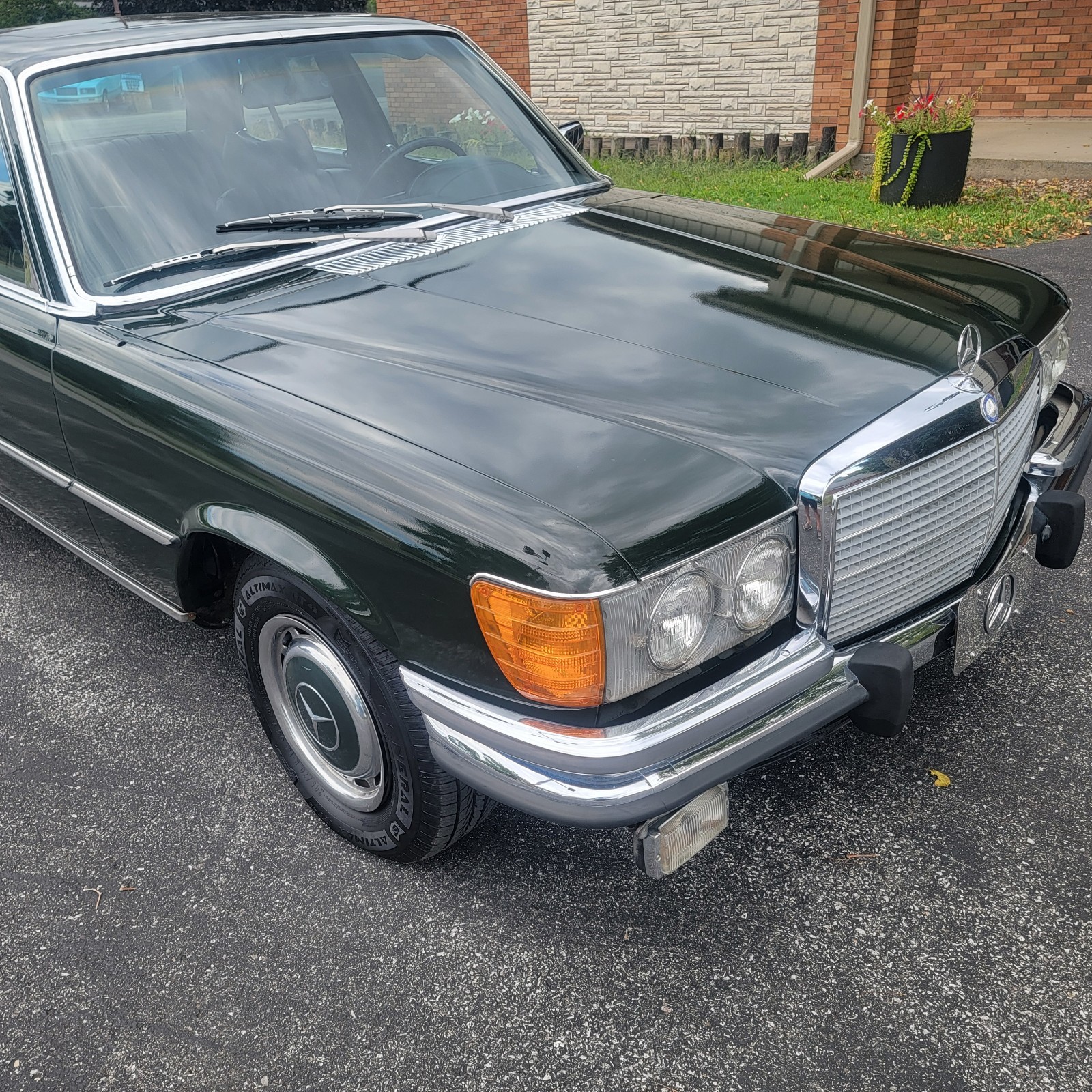 Mercedes-Benz-Other-1973-Sedan-20