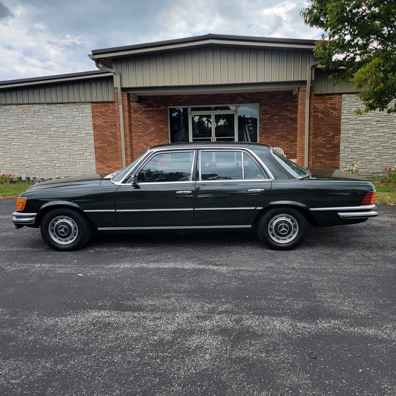 Mercedes-Benz-Other-1973-Sedan-21