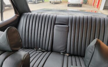 Mercedes-Benz-Other-1973-Sedan-31