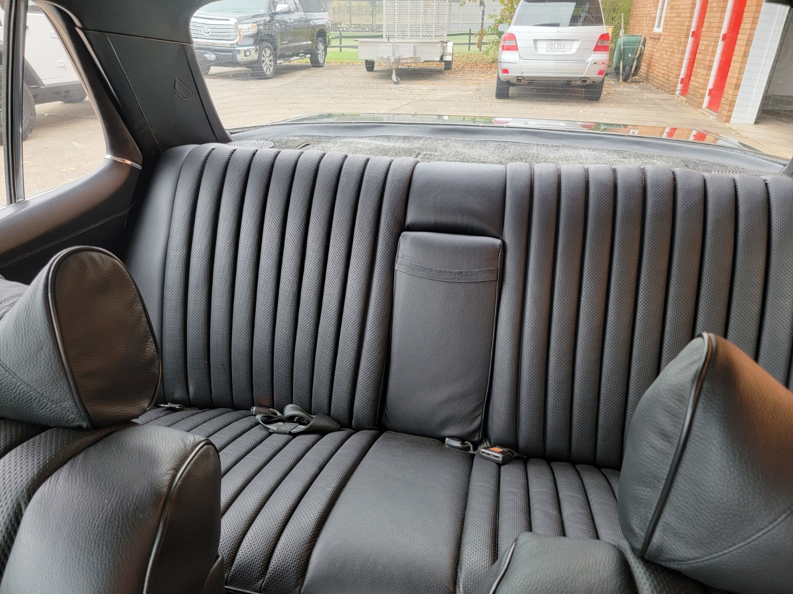Mercedes-Benz-Other-1973-Sedan-31