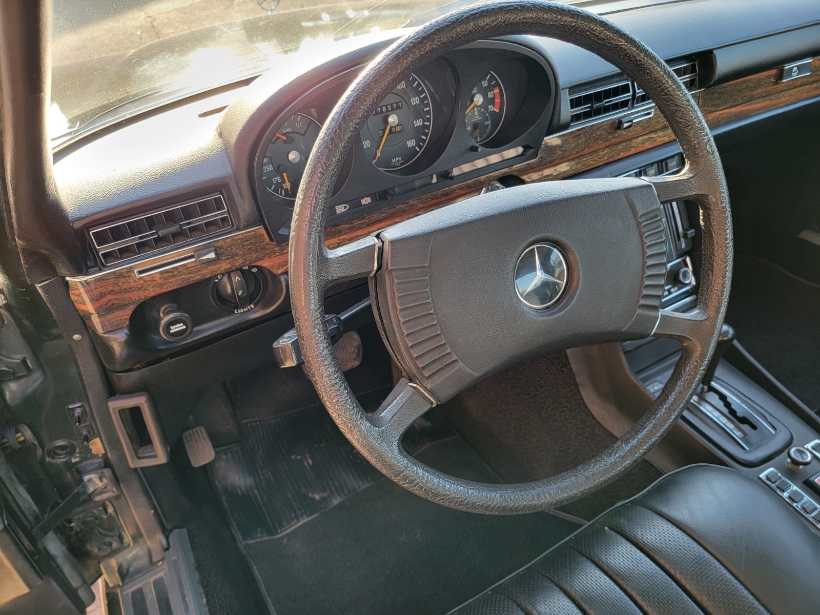 Mercedes-Benz-Other-1973-Sedan-33