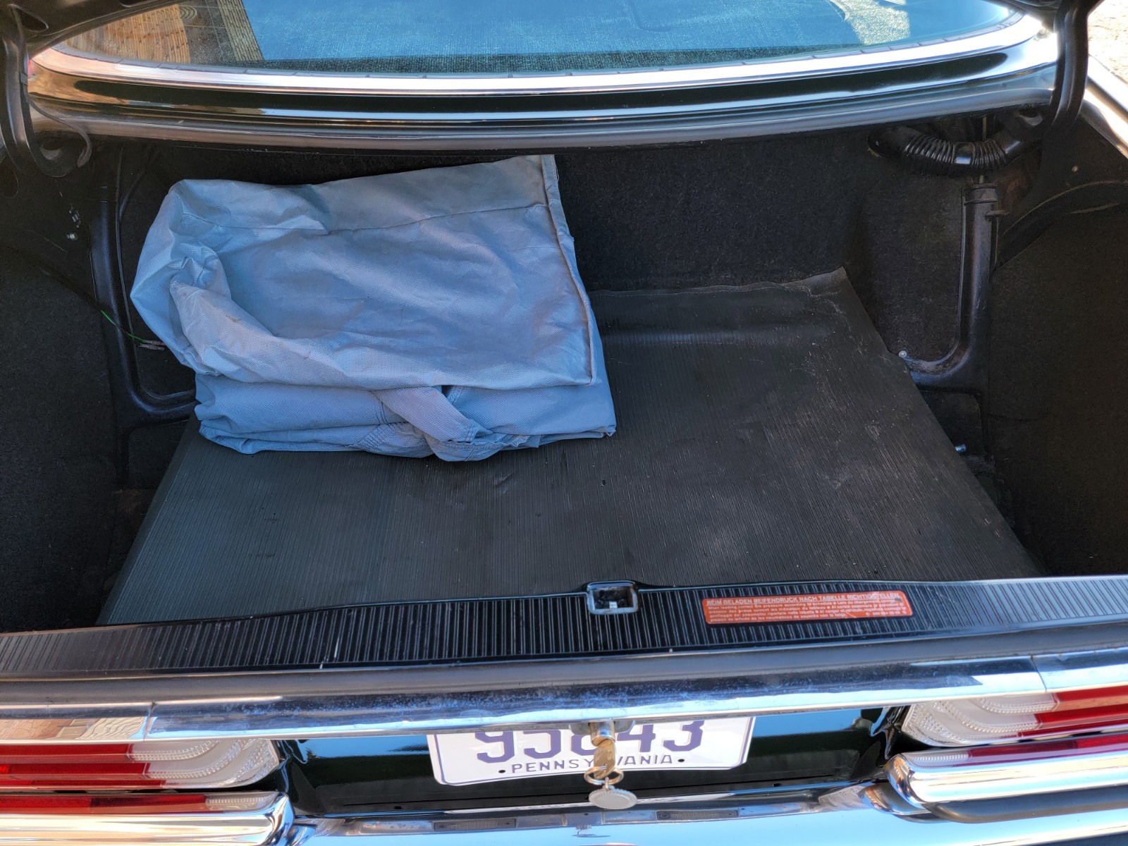 Mercedes-Benz-Other-1973-Sedan-35