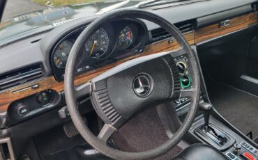Mercedes-Benz-Other-1973-Sedan-37