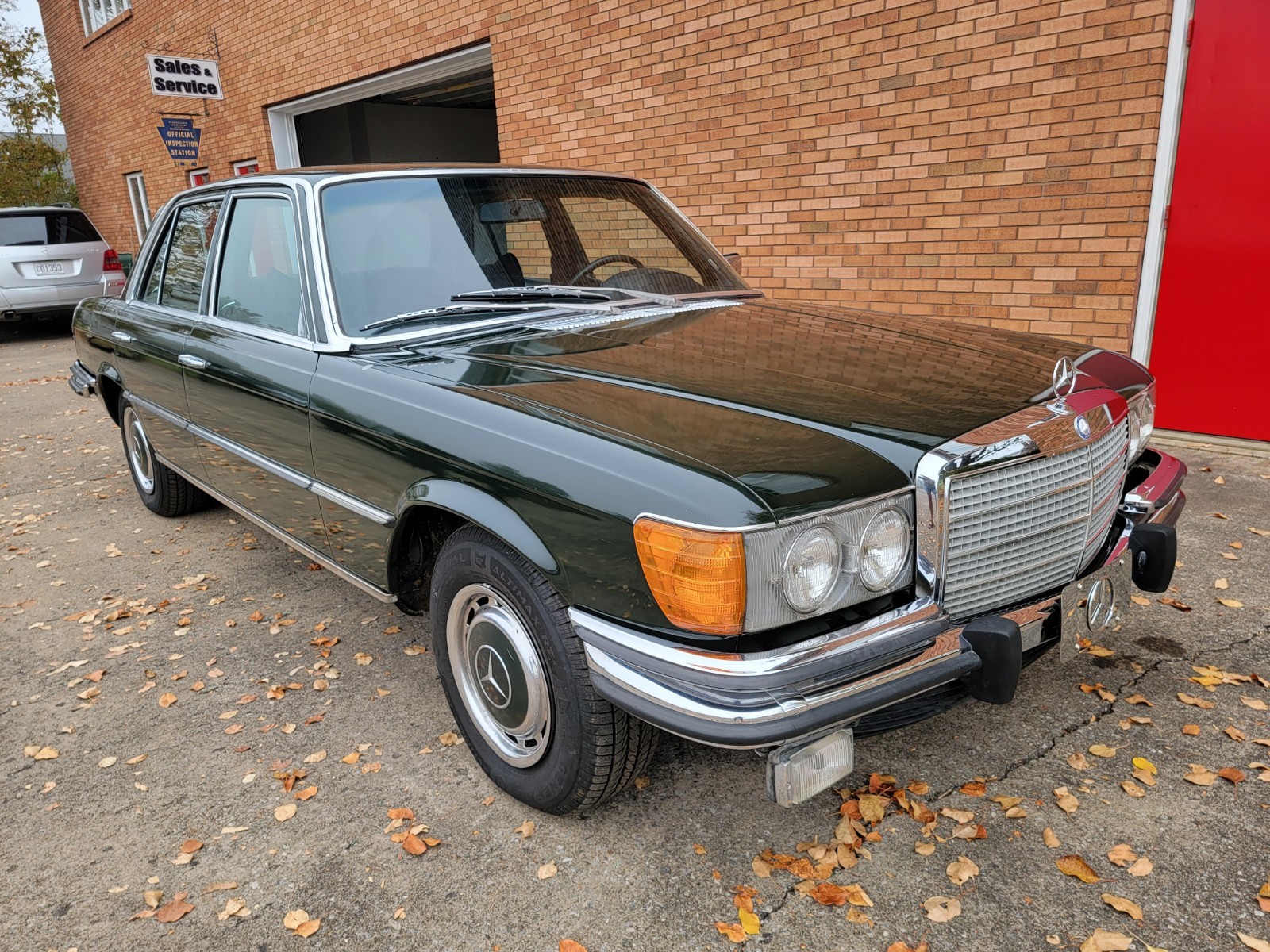 Mercedes-Benz-Other-1973-Sedan