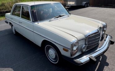 Mercedes-Benz-Other-1974-Sedan-1