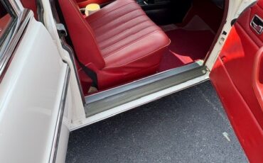 Mercedes-Benz-Other-1974-Sedan-10