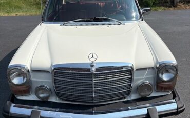 Mercedes-Benz-Other-1974-Sedan