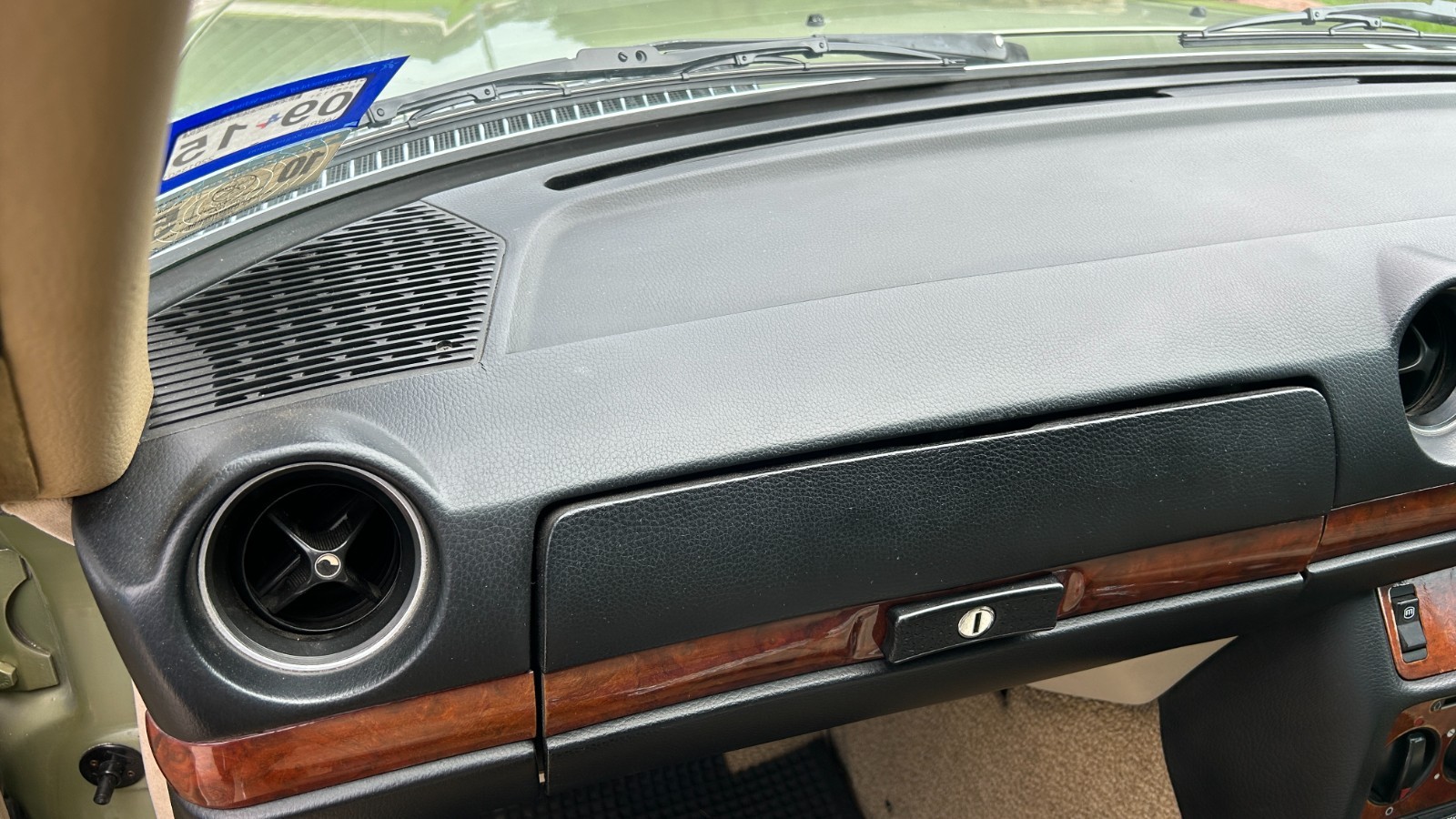Mercedes-Benz-Other-1979-Coupe-11