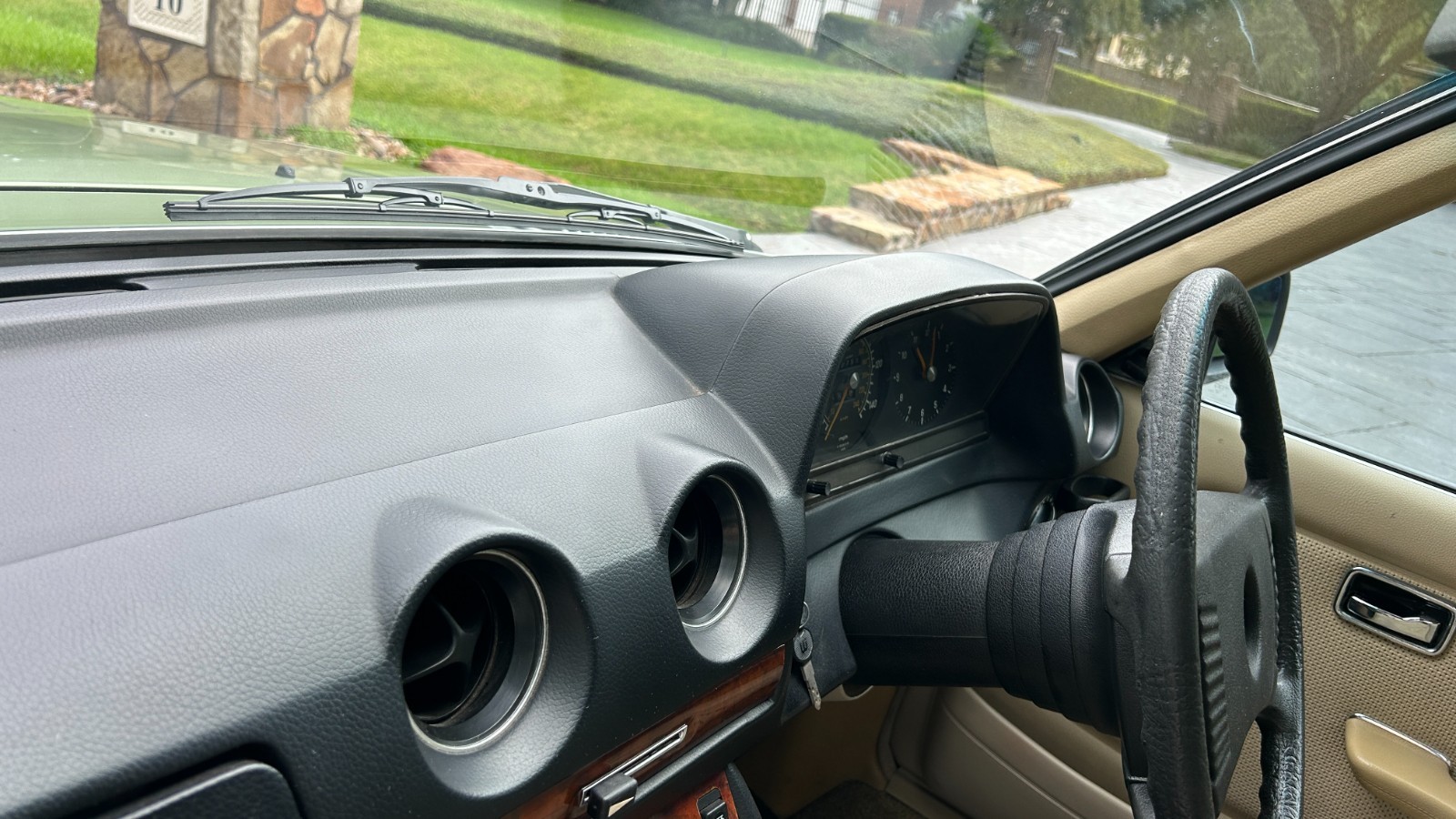 Mercedes-Benz-Other-1979-Coupe-12