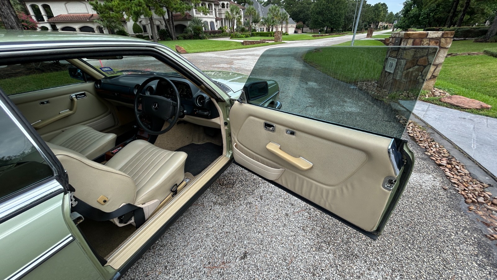 Mercedes-Benz-Other-1979-Coupe-16