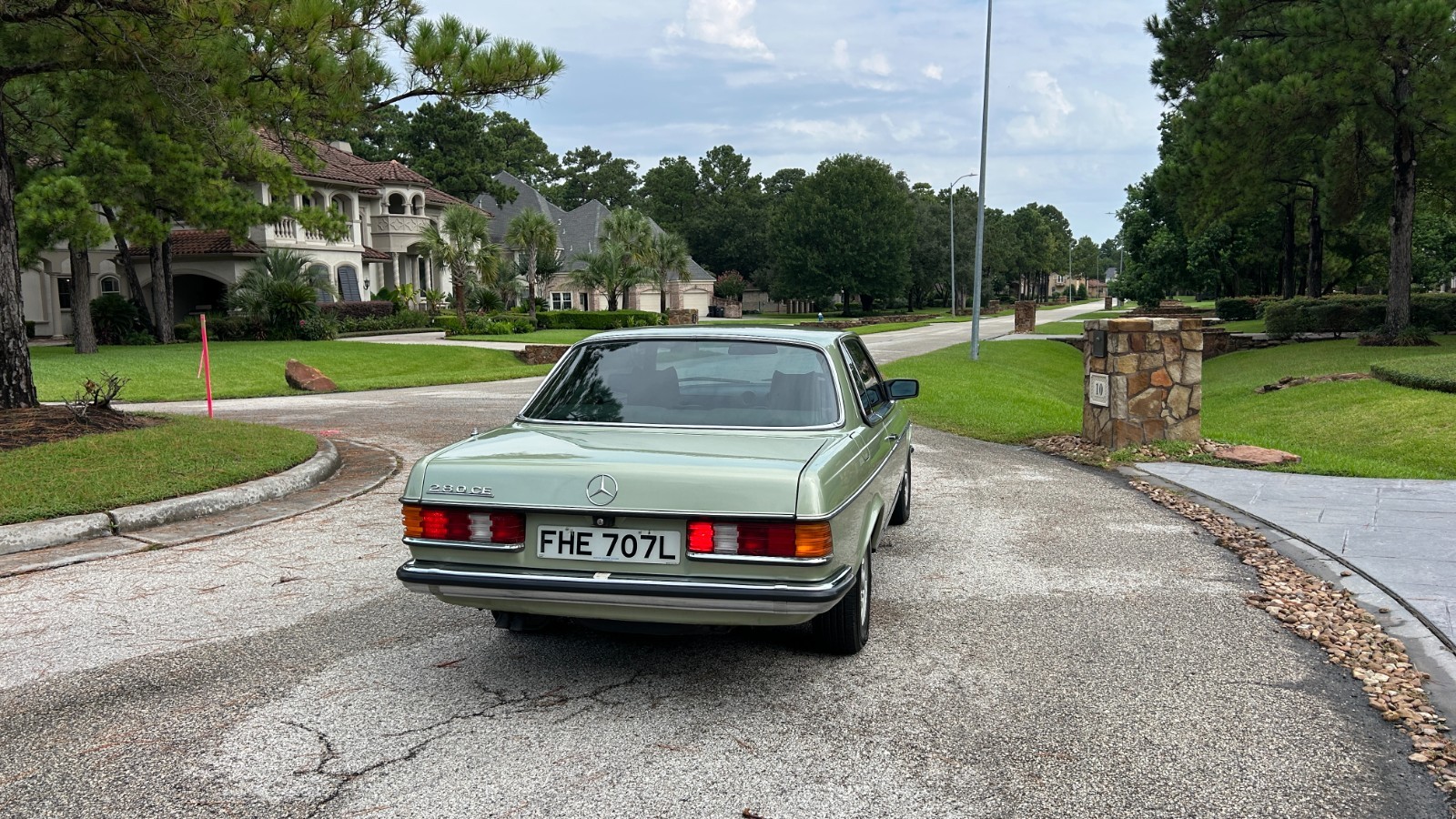 Mercedes-Benz-Other-1979-Coupe-2