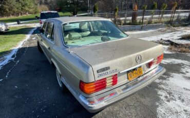 Mercedes-Benz-Other-1990-Sedan-2