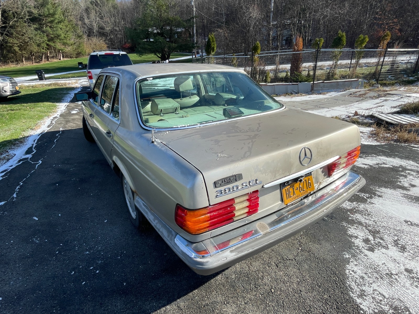 Mercedes-Benz-Other-1990-Sedan-2