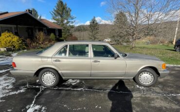 Mercedes-Benz-Other-1990-Sedan-4