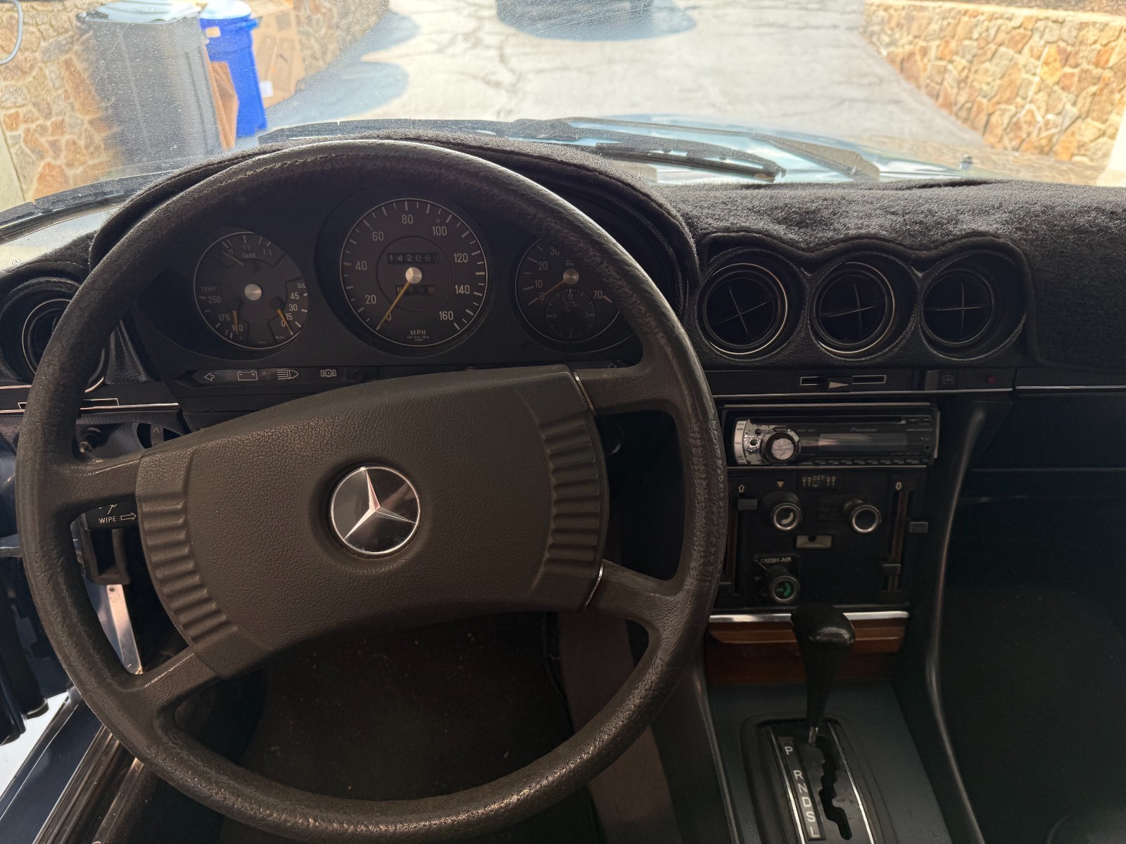 Mercedes-Benz-S-Class-1974-Convertible-12