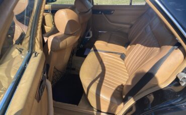 Mercedes-Benz-S-Class-1982-Sedan-6