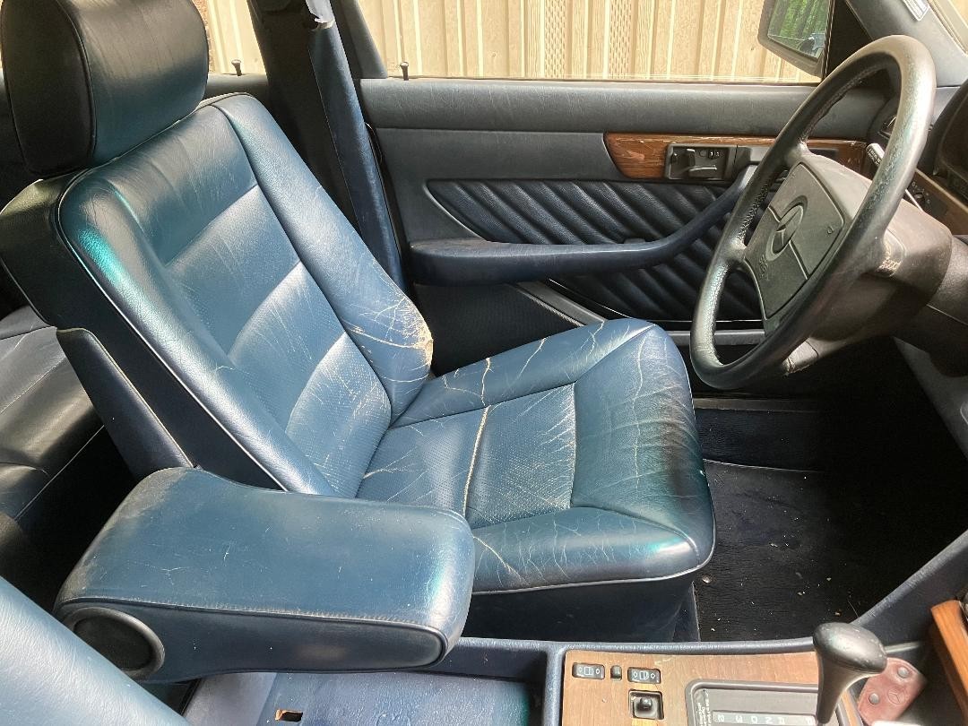 Mercedes-Benz-S-Class-1990-Sedan-10