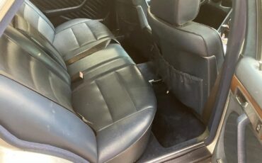 Mercedes-Benz-S-Class-1990-Sedan-12