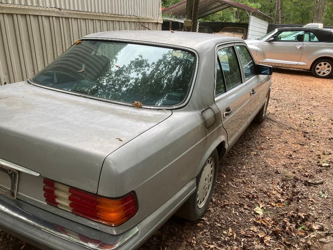 Mercedes-Benz-S-Class-1990-Sedan-2