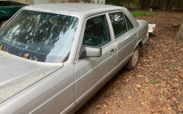 Mercedes-Benz-S-Class-1990-Sedan-4