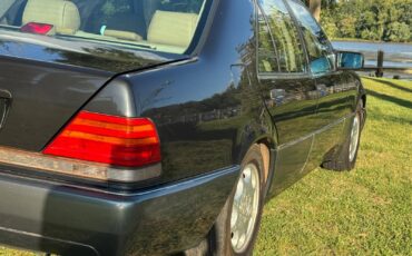 Mercedes-Benz-S-Class-1992-Sedan-13