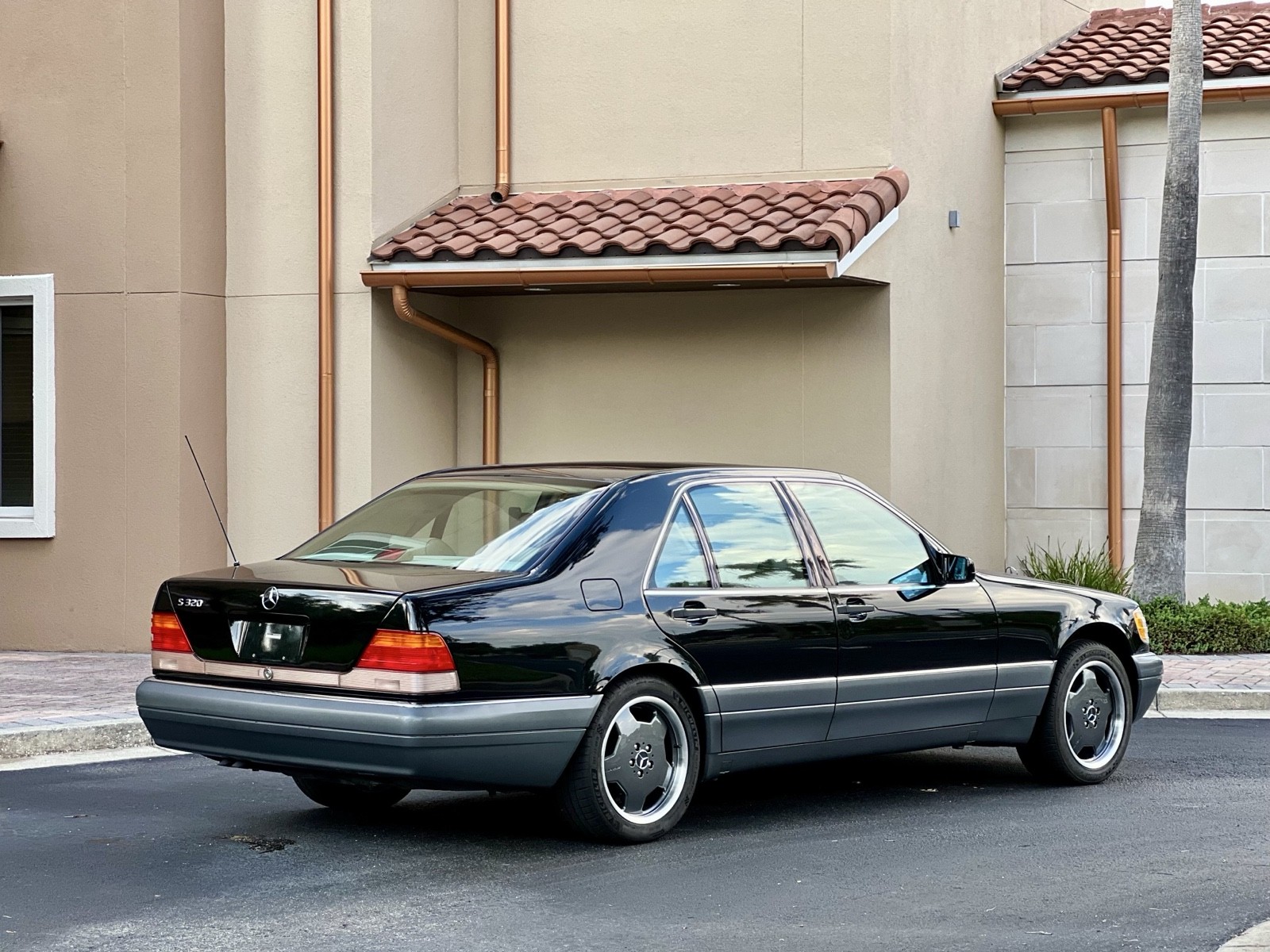 Mercedes-Benz-S-Class-1996-3
