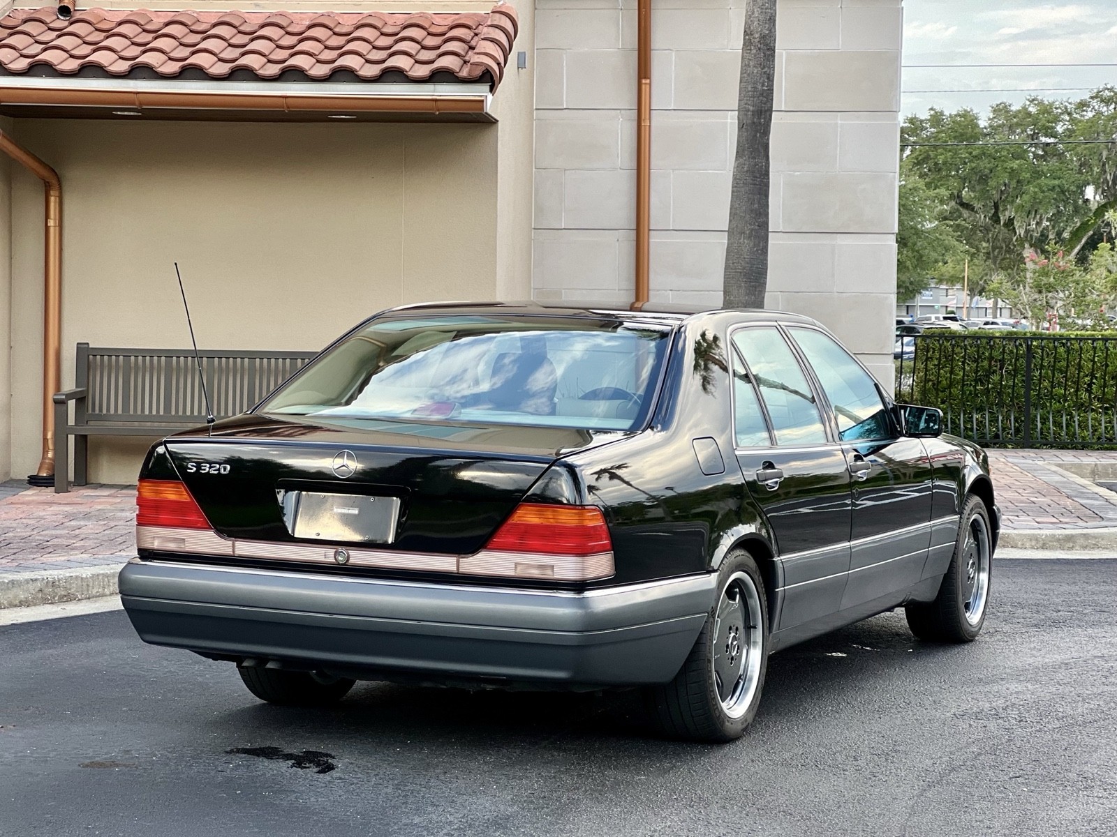 Mercedes-Benz-S-Class-1996-6