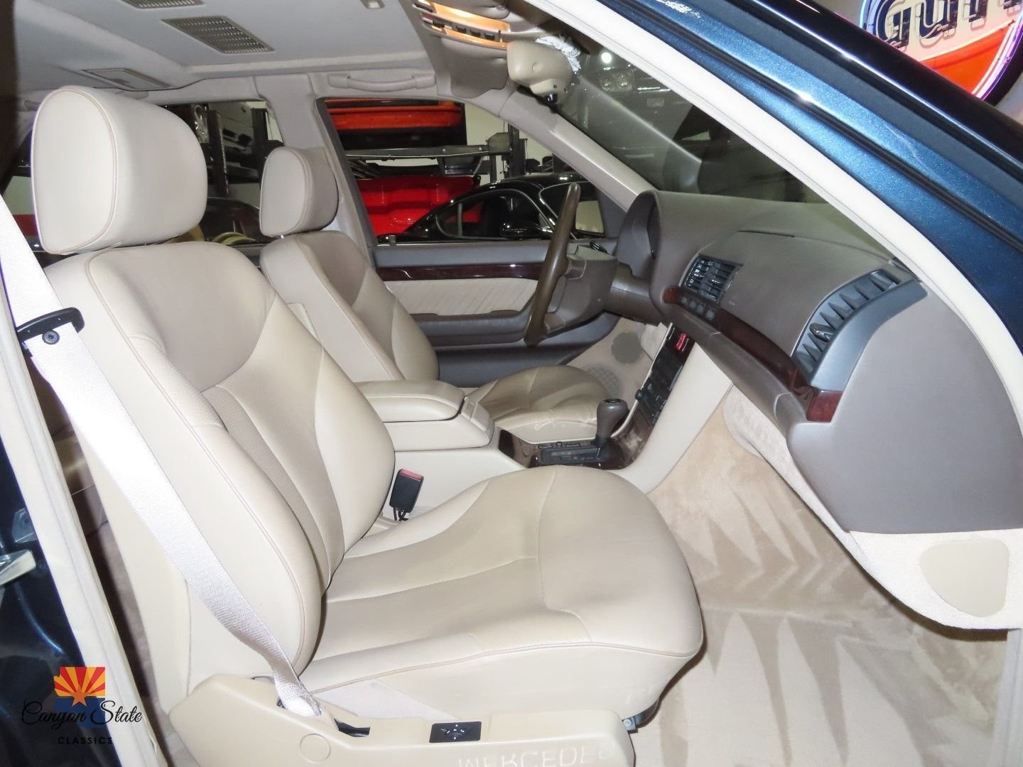 Mercedes-Benz-S-Class-1996-Sedan-3
