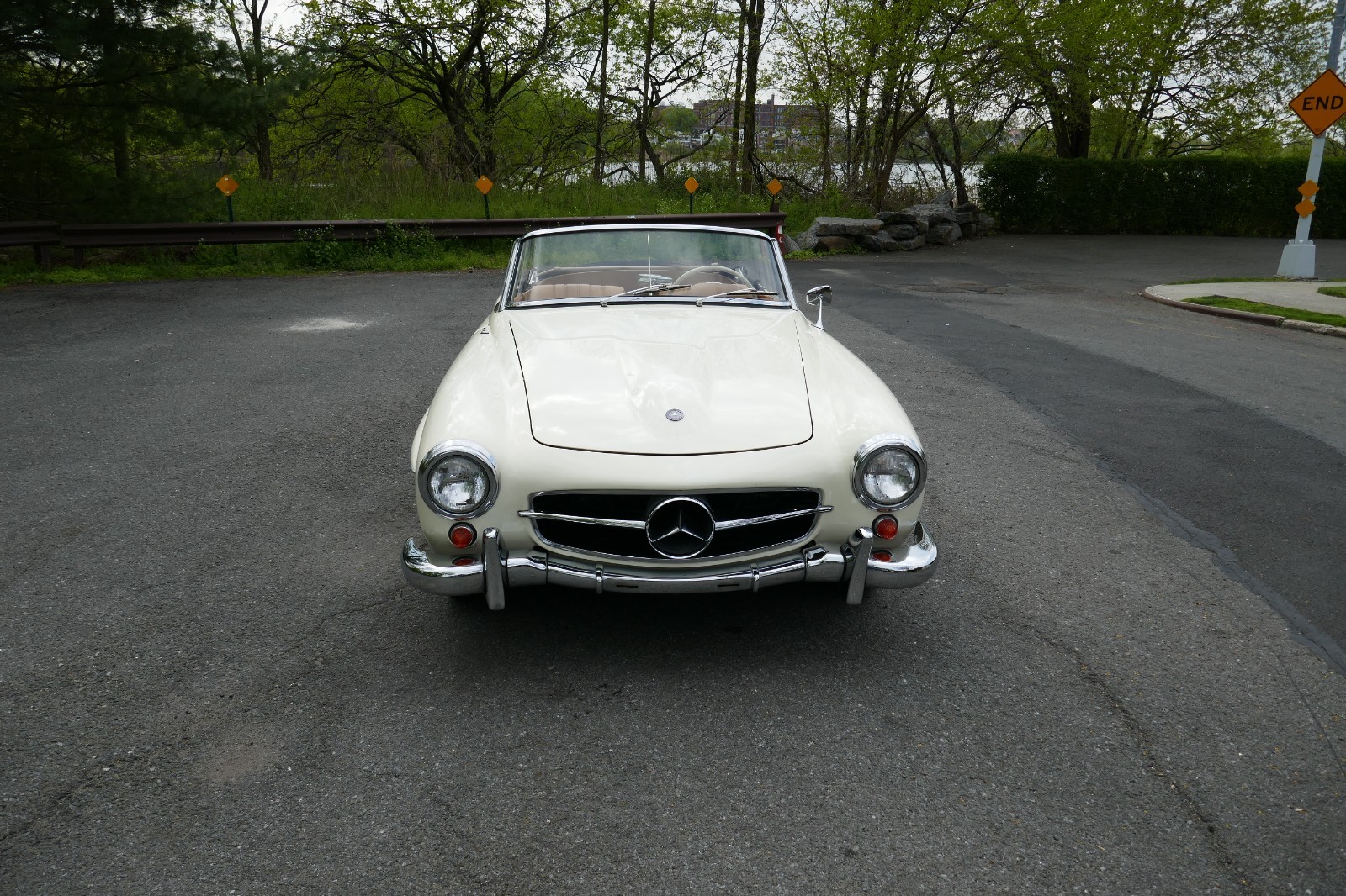 Mercedes-Benz-SL-Class-1961-Convertible-1