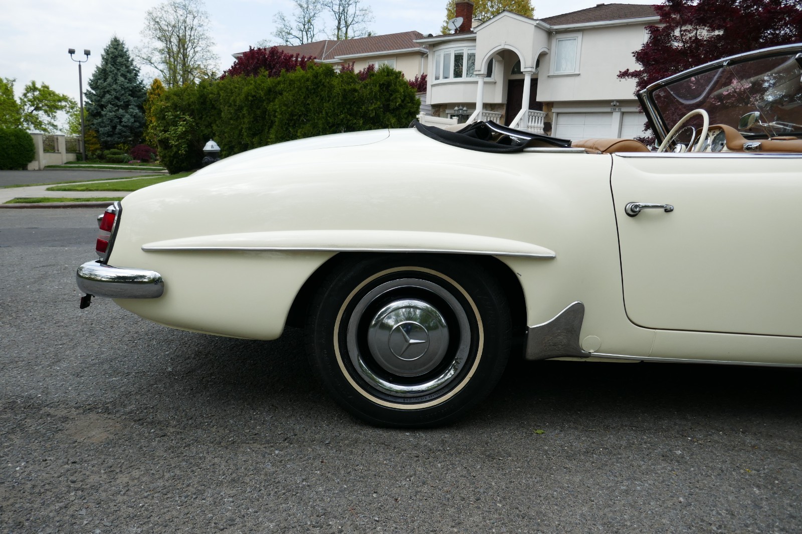 Mercedes-Benz-SL-Class-1961-Convertible-13