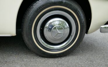 Mercedes-Benz-SL-Class-1961-Convertible-15