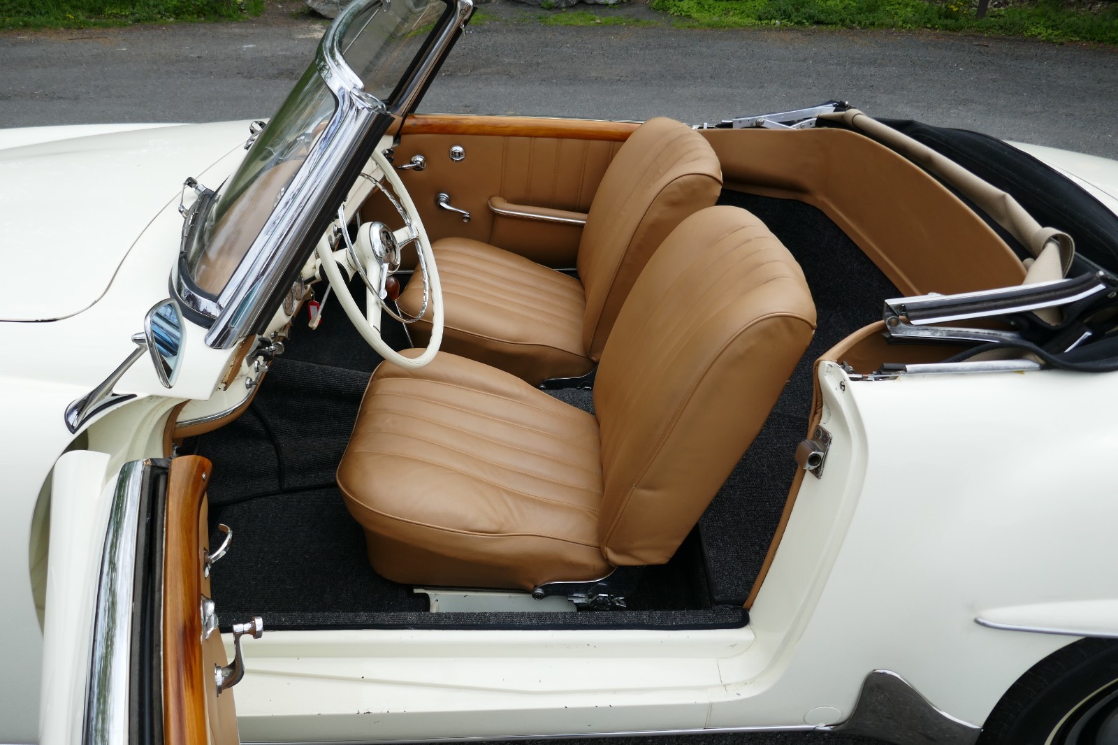 Mercedes-Benz-SL-Class-1961-Convertible-18