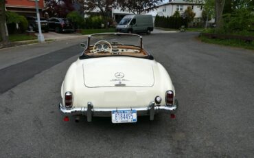 Mercedes-Benz-SL-Class-1961-Convertible-3