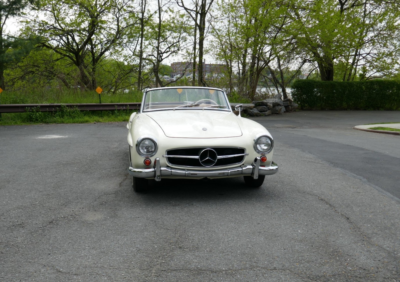 Mercedes-Benz-SL-Class-1961-Convertible-37