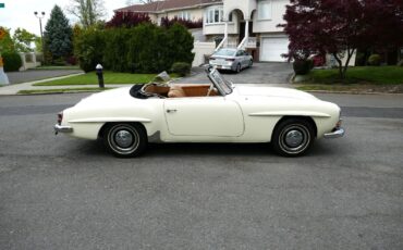 Mercedes-Benz-SL-Class-1961-Convertible-4