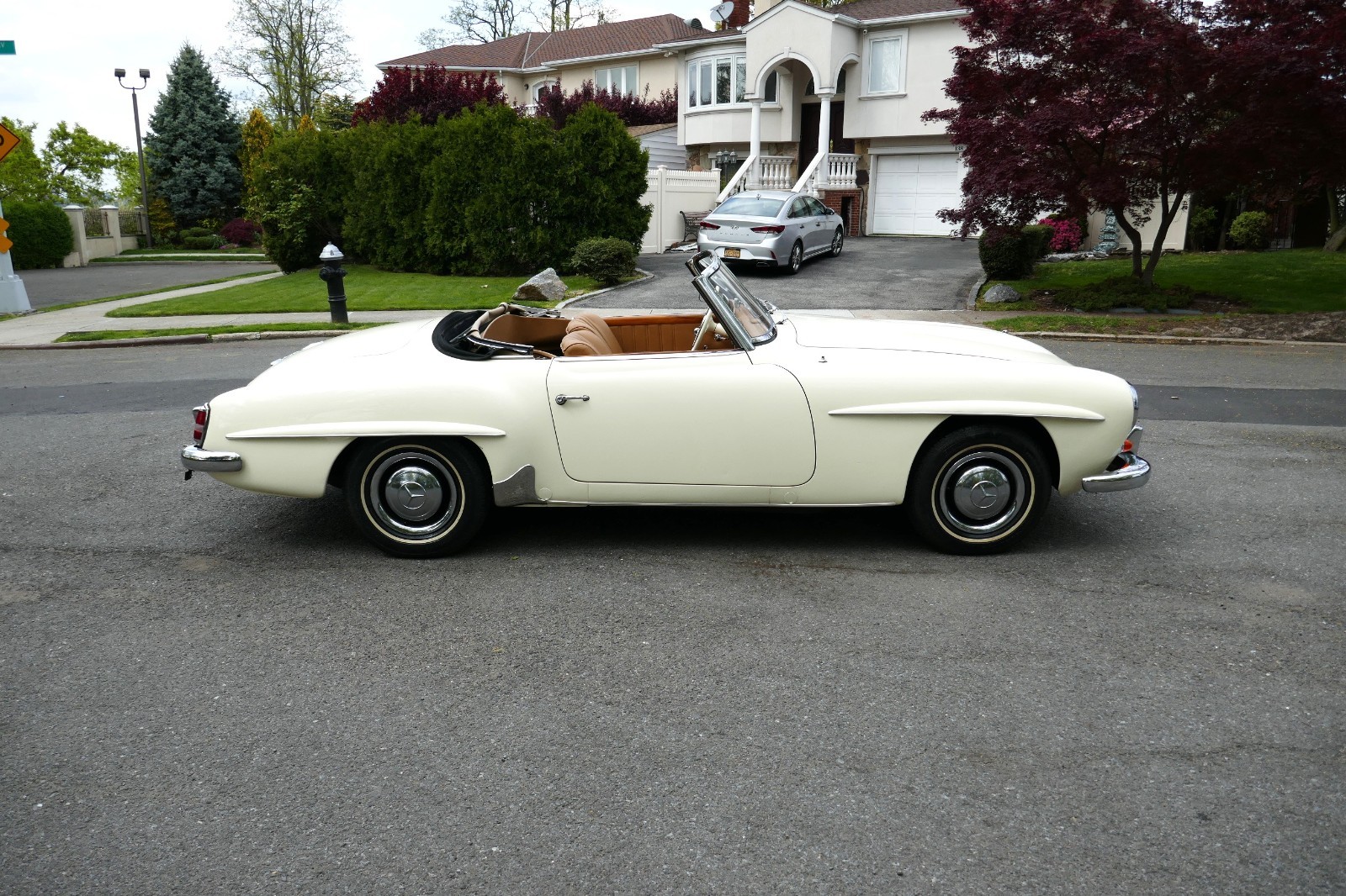 Mercedes-Benz-SL-Class-1961-Convertible-4