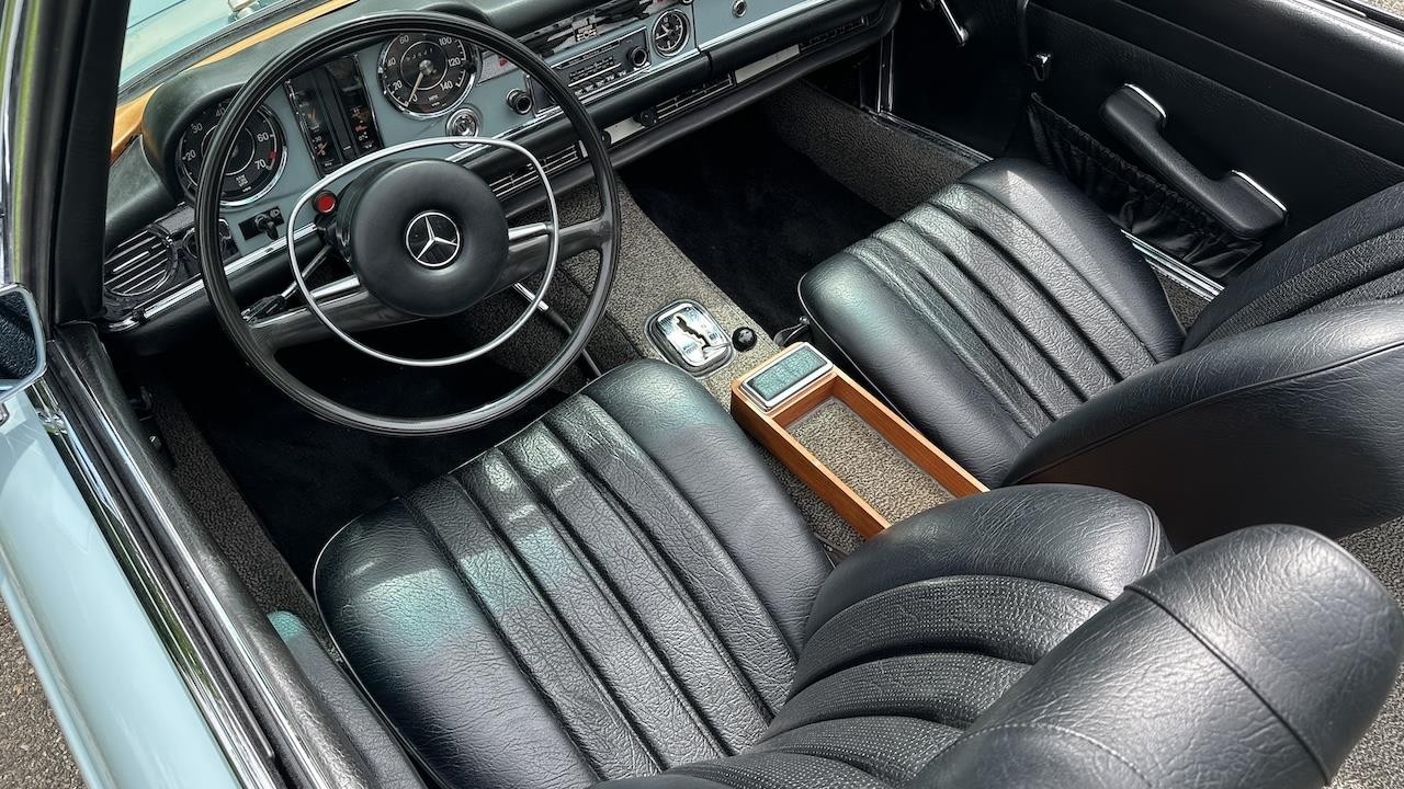 Mercedes-Benz-SL-Class-1970-24